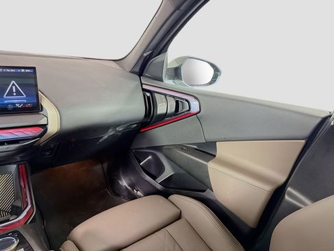 Used 2025 BMW X3 xDrive30i w/ Premium Package image 24