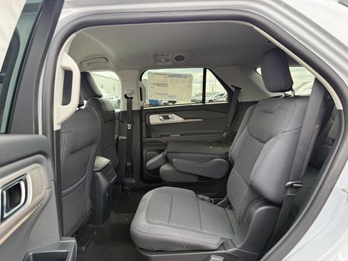 New 2026 Ford Explorer Active RWD image 10