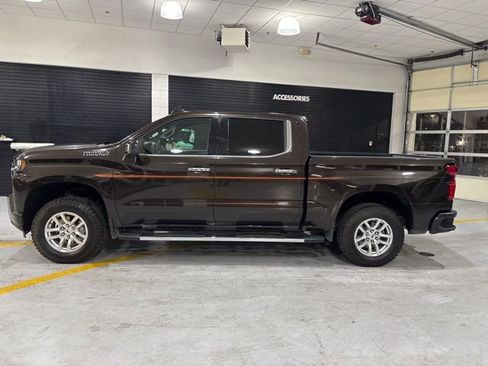 Used 2019 Chevrolet Silverado 1500 High Country w/ Z71 Off-Road Package AWD/4WD image 5