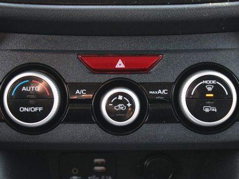 Used 2023 Subaru Crosstrek 2.0i Premium image 21