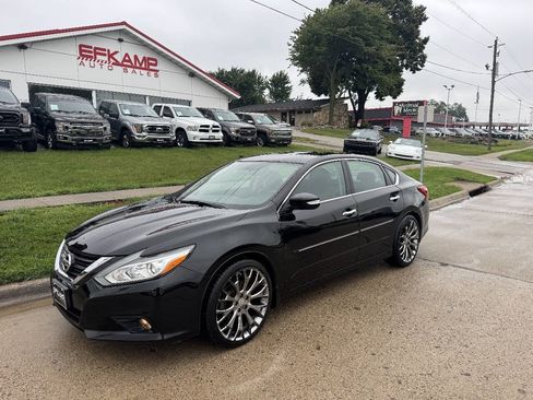 Used 2016 Nissan Altima 2.5 SL w/ Moonroof Package FWD image 1