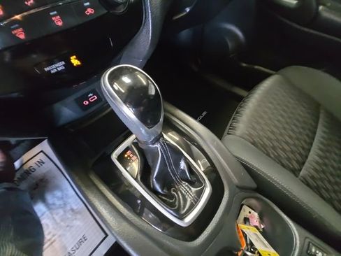 Used 2019 Nissan Rogue S w/ Special Edition Package AWD/4WD image 18