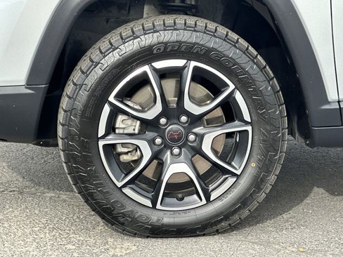 Used 2025 Jeep Compass Trailhawk w/ Trailer Tow Group AWD/4WD image 26
