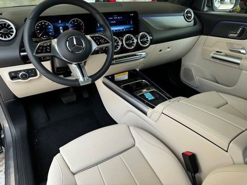 Certified 2025 Mercedes-Benz GLA 250 GLA 250 image 7