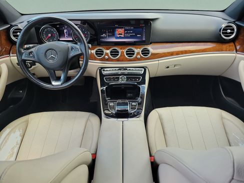 Used 2017 Mercedes-Benz E 300 4MATIC image 12