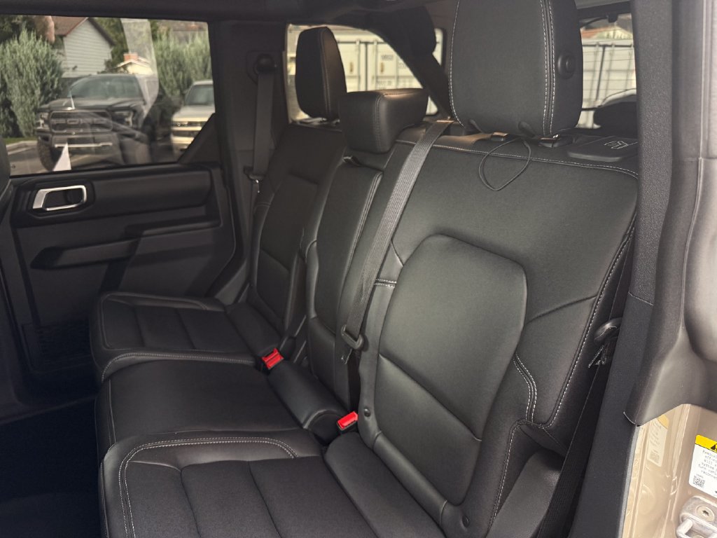 Used 2025 Ford Bronco Badlands AWD/4WD image 35