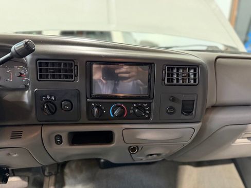 Used 2004 Ford F350 Lariat AWD/4WD image 15