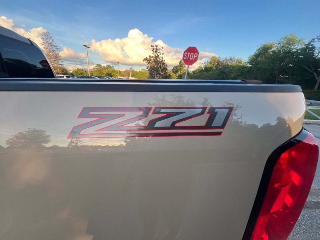 Used 2022 Chevrolet Colorado Z71 RWD image 13