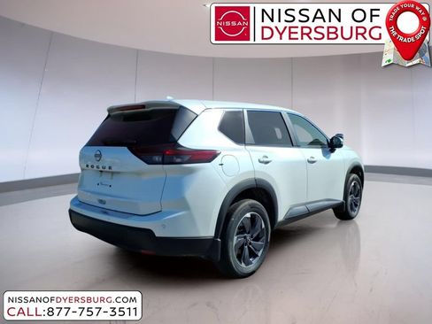 Used 2026 Nissan Rogue SV FWD image 3