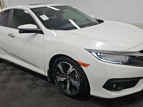 Used 2018 Honda Civic Touring image 1
