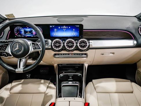 Used 2026 Mercedes-Benz GLB 250 image 12