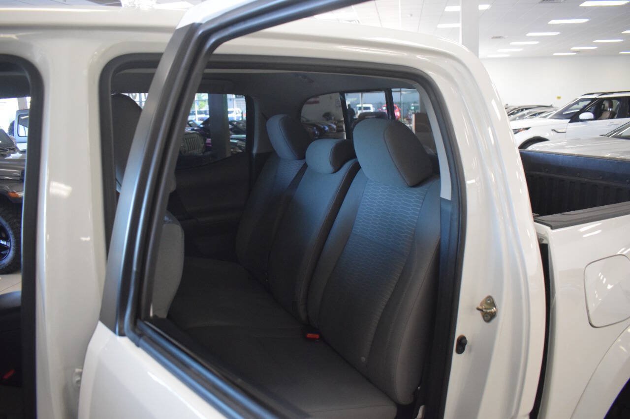 Used 2017 Toyota Tacoma SR5 RWD image 41
