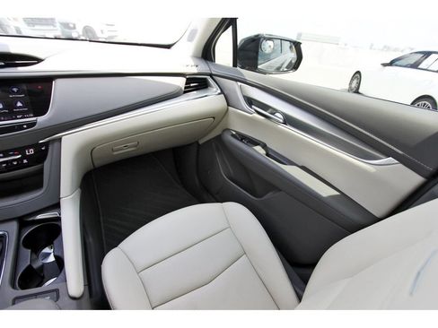Certified 2023 Cadillac XT5 Premium Luxury w/ Technology Package FWD image 10