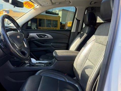 Used 2019 Chevrolet Traverse LT w/ LT Premium Package image 23