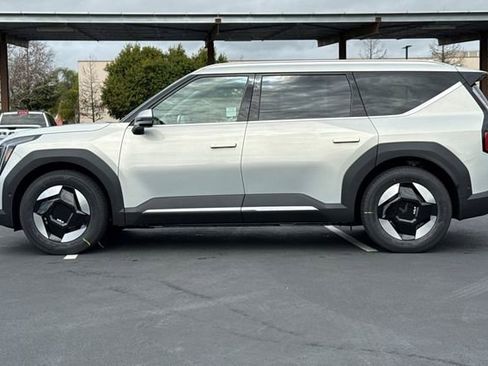 New 2026 Kia EV9 Wind image 10