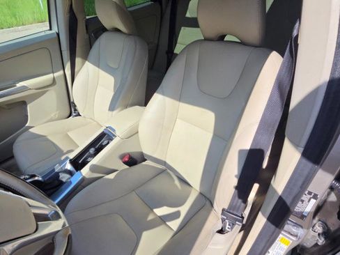 Used 2016 Volvo XC60 T5 Premier w/ Protection Package AWD/4WD image 17