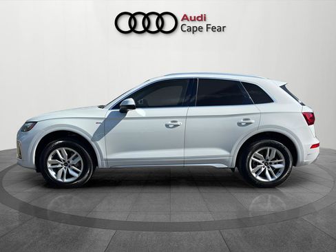 Used 2023 Audi Q5 2.0T Premium w/ Convenience Package AWD/4WD image 2