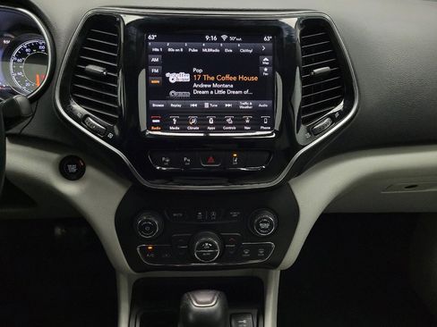 Used 2019 Jeep Cherokee Limited w/ Luxury Group image 25