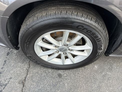 Used 2020 Dodge Grand Caravan SXT image 9