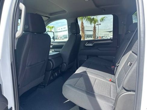 Used 2025 Chevrolet Silverado 2500 LT AWD/4WD image 8