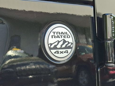 Certified 2019 Jeep Wrangler Sport image 30