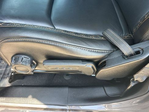 Used 2021 Jeep Wrangler Unlimited Sahara image 34