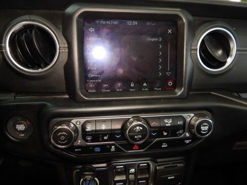 Used 2023 Jeep Wrangler Unlimited Sahara w/ Cold Weather Group image 32