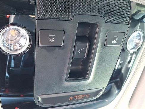 Used 2025 Kia Sorento S w/ Panoramic Sunroof Package image 27