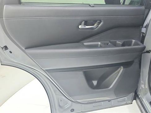 Certified 2023 Nissan Pathfinder SL w/ Black Appearance Package FWD image 24