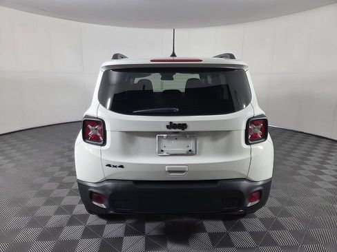 Used 2023 Jeep Renegade Altitude AWD/4WD image 7
