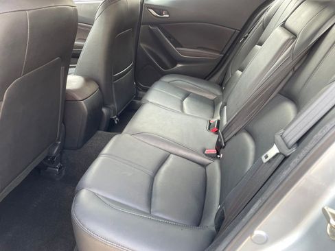 Used 2018 MAZDA MAZDA3 Touring FWD image 21