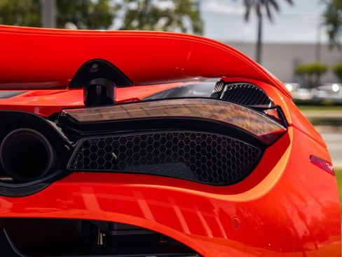 Used 2021 McLaren 720S Performance image 12