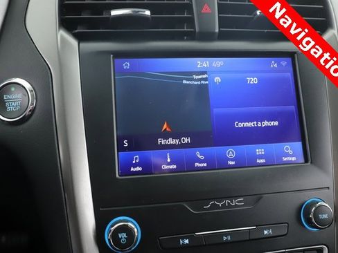 Used 2020 Ford Fusion SE image 3