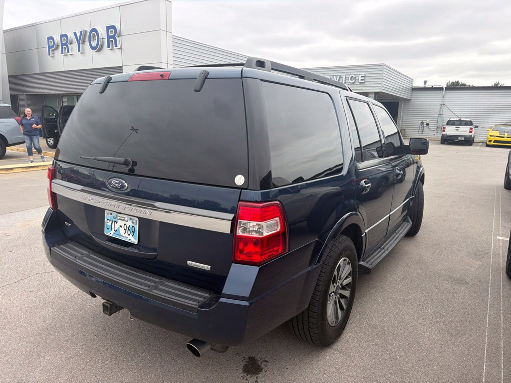 Used 2017 Ford Expedition XLT w/ Equipment Group 202A AWD/4WD image 6