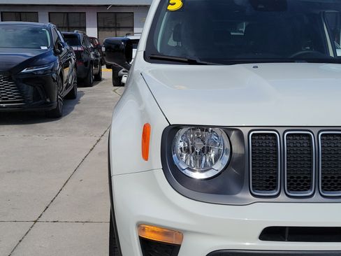 Used 2023 Jeep Renegade Limited AWD/4WD image 7