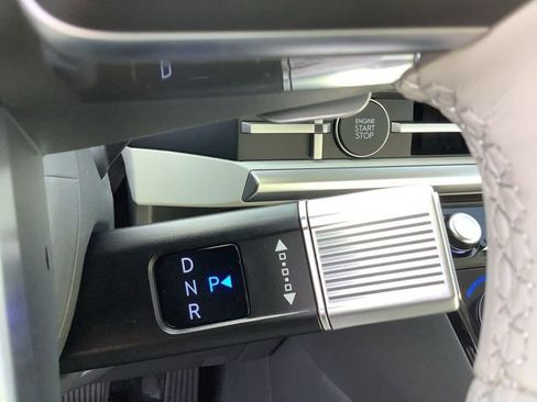 Certified 2025 Hyundai Santa Fe SEL image 39