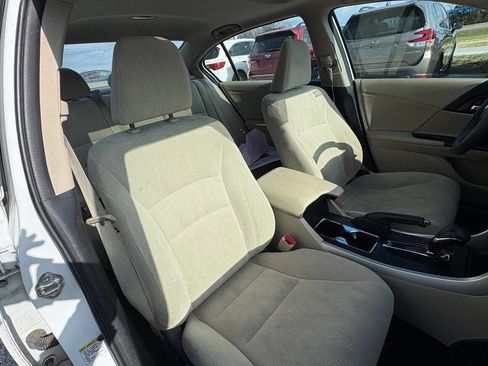 Used 2015 Honda Accord EX image 31