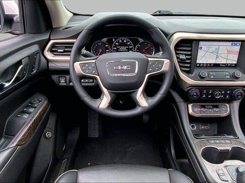 Used 2023 GMC Acadia Denali w/ Denali Technology Package AWD/4WD image 6