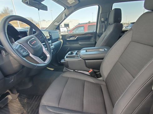 Used 2024 GMC Sierra 1500 SLE image 3