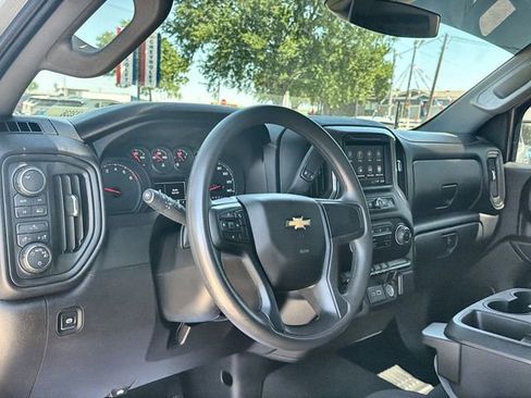 Used 2025 Chevrolet Silverado 1500 Custom image 10