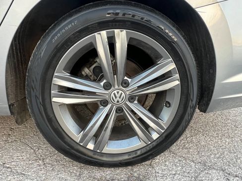 Used 2021 Volkswagen Jetta R-Line w/ R-Line Cold Weather Package FWD image 27