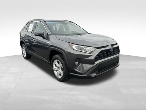 Used 2021 Toyota RAV4 XLE w/ Convenience Package image 1