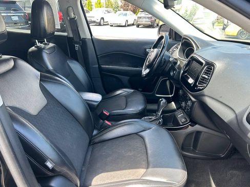 Used 2020 Jeep Compass Latitude FWD image 31
