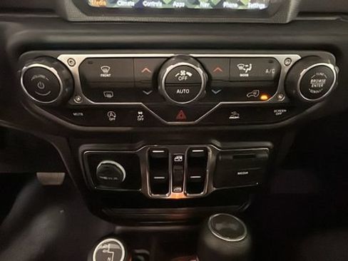 Used 2022 Jeep Wrangler Unlimited Sport AWD/4WD image 21