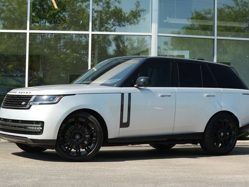 Used 2025 Land Rover Range Rover SE AWD/4WD image 1