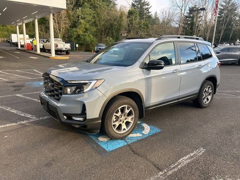 Used 2023 Honda Passport TrailSport image 8