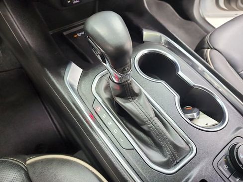 Used 2023 Chevrolet Traverse Premier image 28