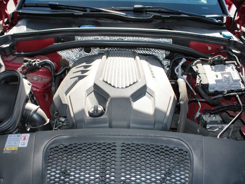 Certified 2022 Porsche Macan image 28