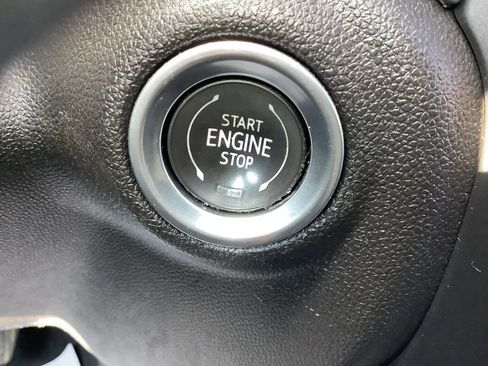 Used 2021 GMC Sierra 1500 AT4 w/ AT4 Preferred Package AWD/4WD image 5