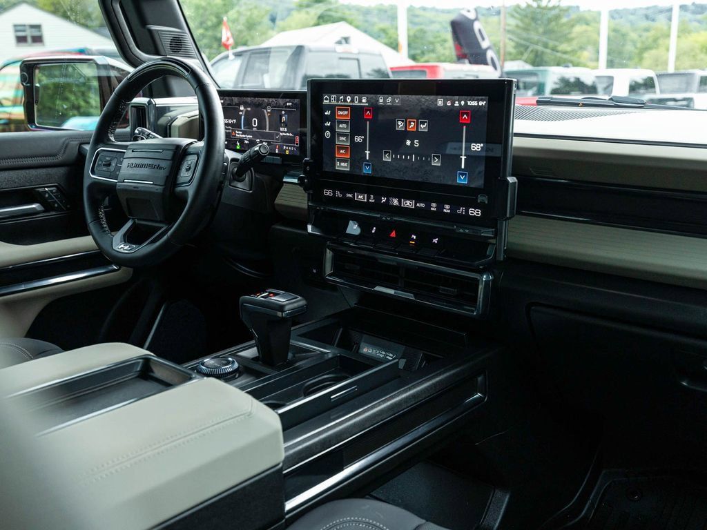 Used 2026 GMC Hummer EV SUV AWD/4WD image 32